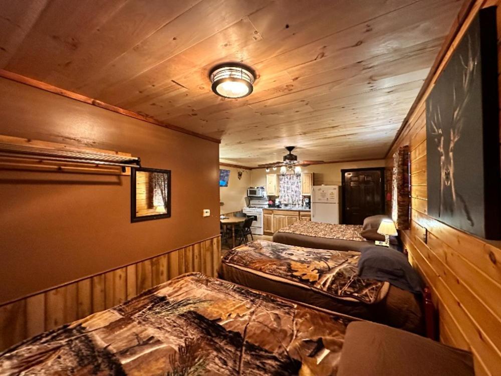 Best Bear Lodge & Campground Irons Exterior photo