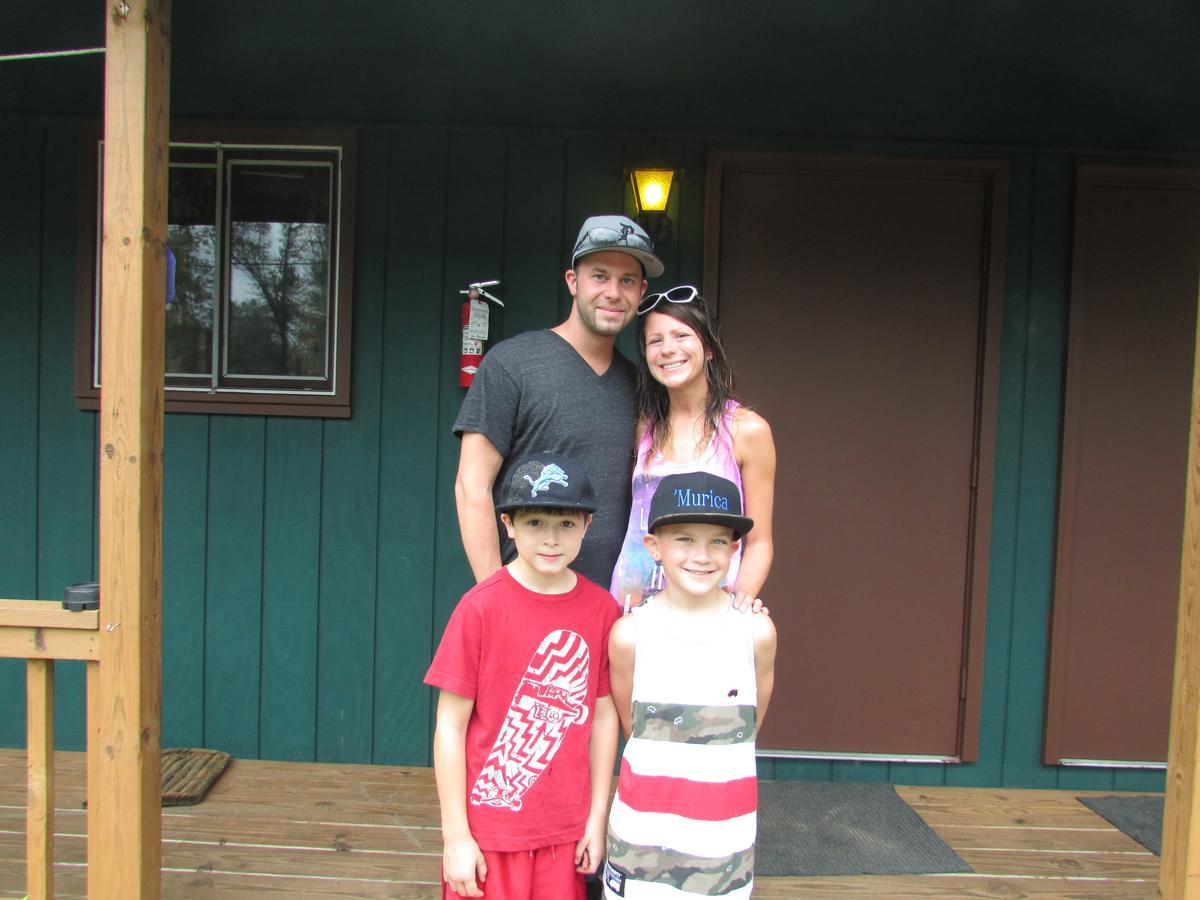 Best Bear Lodge & Campground Irons Exterior photo