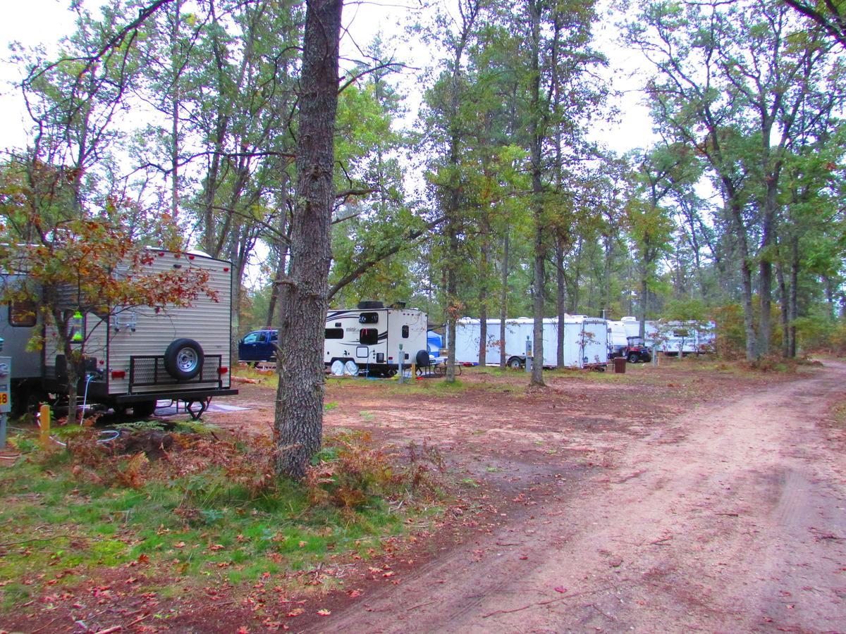 Best Bear Lodge & Campground Irons Exterior photo